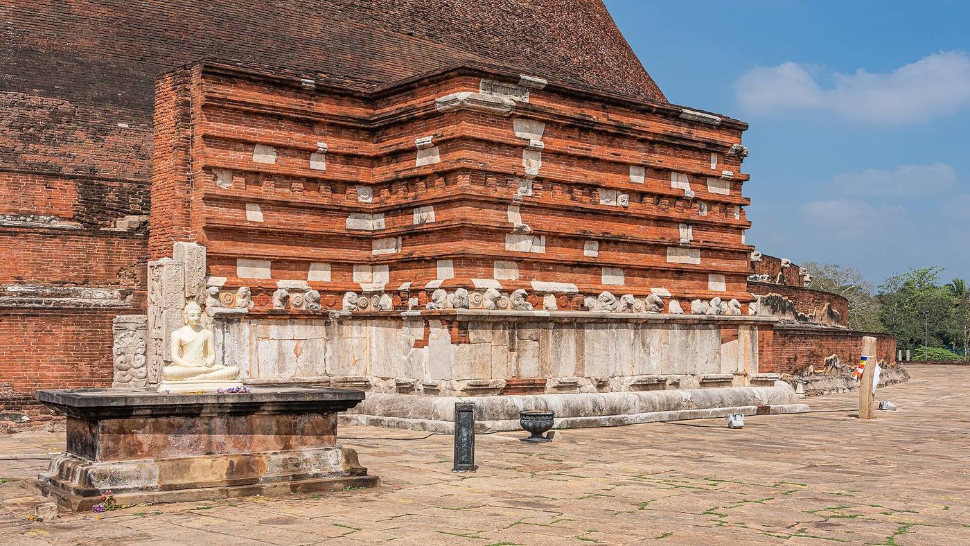 Jetavanaramaya, one of the tallest ancient brick stupas in Anuradhapura