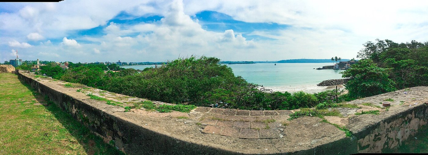 Ramparts of Galle Fort overlooking the Indian Ocean, Sri Lanka