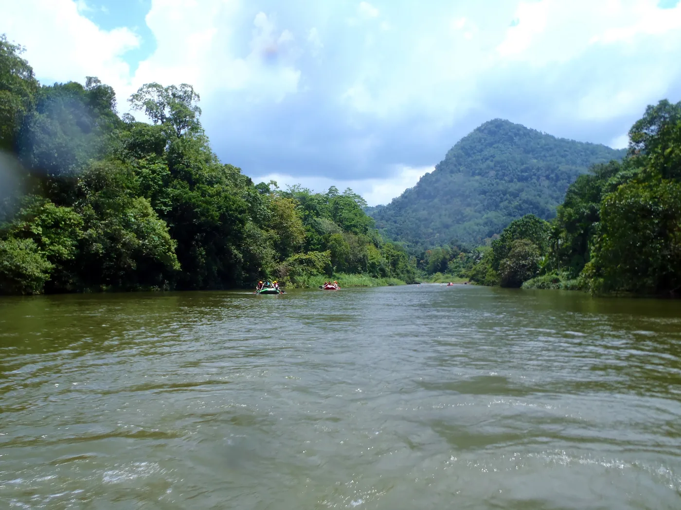 Rafters on the Kelani River rapids at Kitulgala, Sri Lanka